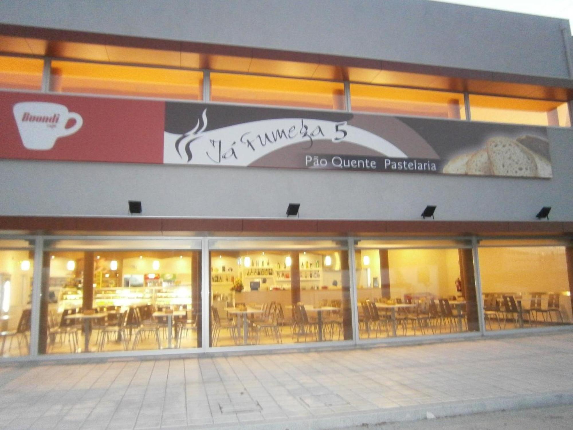 Espacoso T3 Com Terraco & Churrasqueira Campo  المظهر الخارجي الصورة